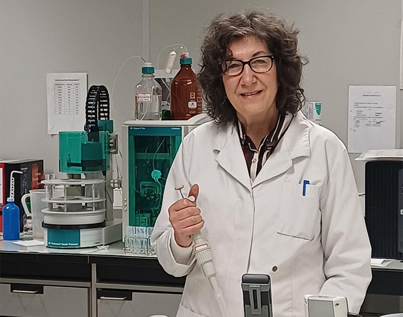 Ioana Huditan, medewerker van ons wateranalyselaboratorium in Tessenderlo-Ham (België)