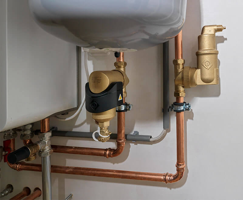 De SpiroVent RV luchtafscheider en de SpiroTrap vuilafscheider van Spirotech verwijderen lucht en vuil uit je verwarmingssysteemsysteem